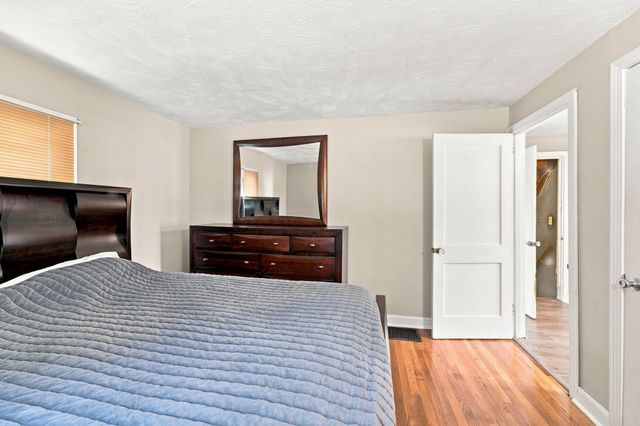 42 7 Mile River Dr, Attleboro, MA 02703