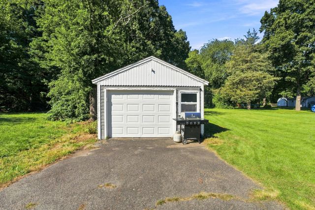 42 7 Mile River Dr, Attleboro, MA 02703