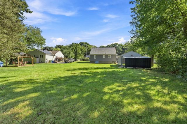 42 7 Mile River Dr, Attleboro, MA 02703