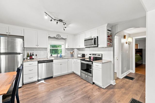 42 7 Mile River Dr, Attleboro, MA 02703