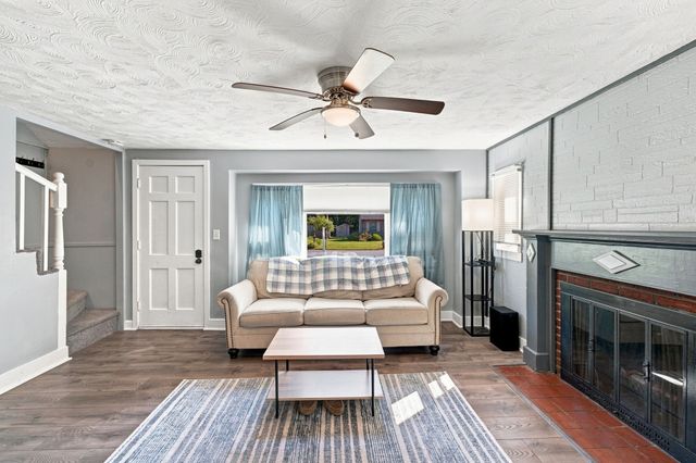 42 7 Mile River Dr, Attleboro, MA 02703