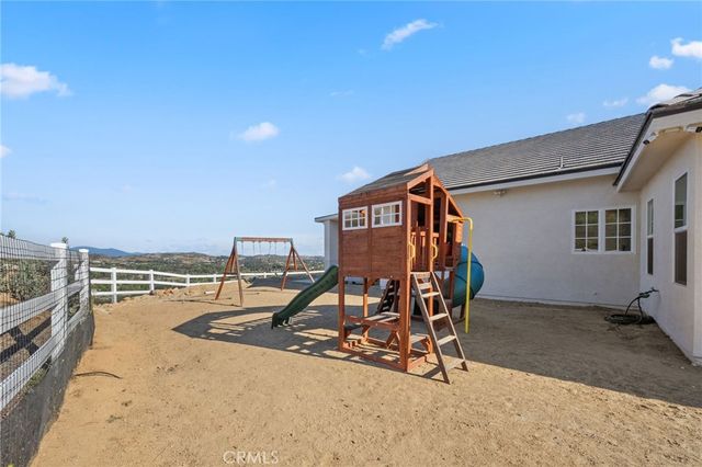 38566 Vista Del Bosque, Murrieta, CA 92562
