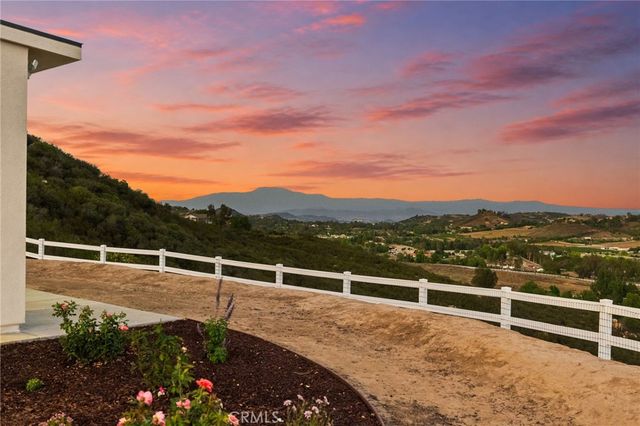 38566 Vista Del Bosque, Murrieta, CA 92562