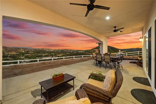 38566 Vista Del Bosque, Murrieta, CA 92562