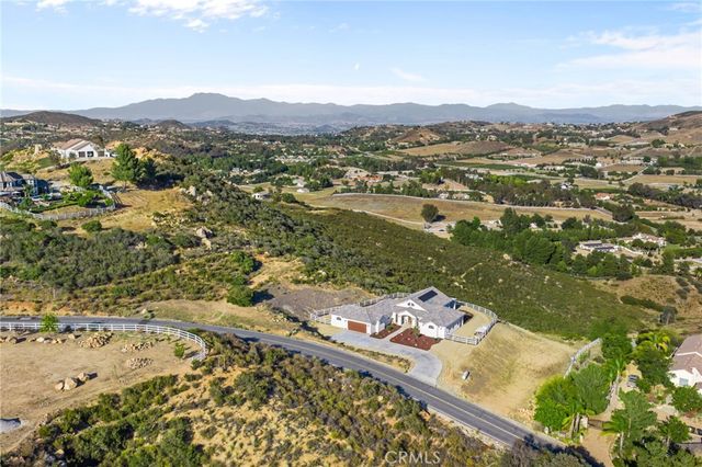 38566 Vista Del Bosque, Murrieta, CA 92562