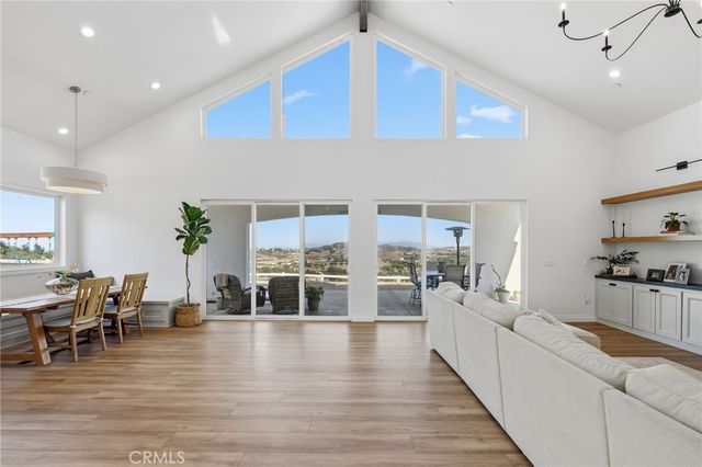 38566 Vista Del Bosque, Murrieta, CA 92562