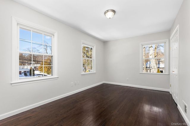 91 Worthington Road, White Plains, NY 10607