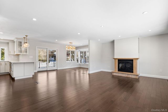 91 Worthington Road, White Plains, NY 10607