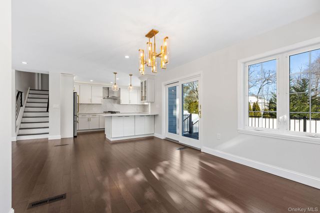 91 Worthington Road, White Plains, NY 10607