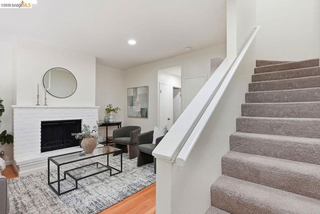 3800 Maybelle Ave 7, Oakland, CA 94619