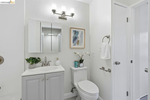 3800 Maybelle Ave 7, Oakland, CA 94619