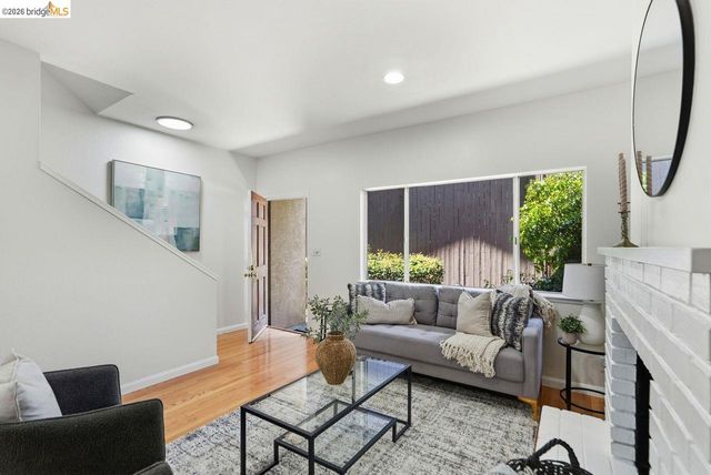 3800 Maybelle Ave 7, Oakland, CA 94619