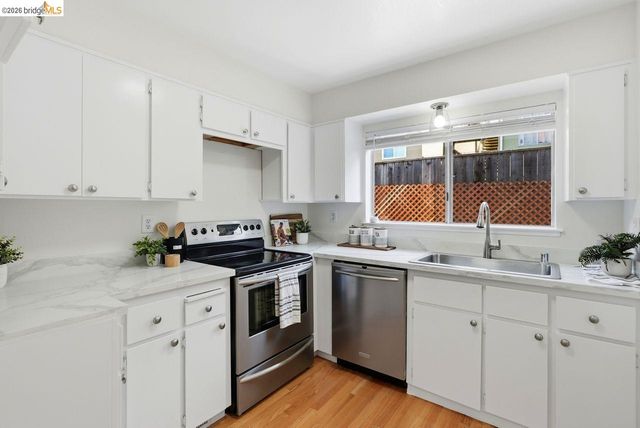 3800 Maybelle Ave 7, Oakland, CA 94619