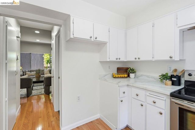 3800 Maybelle Ave 7, Oakland, CA 94619