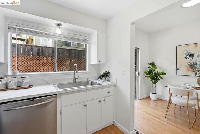 3800 Maybelle Ave 7, Oakland, CA 94619