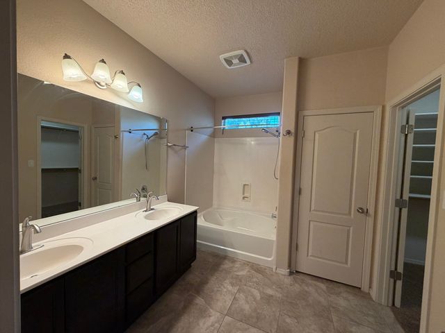 11823 Blue Ribbon Road SE, Albuquerque, NM 87123
