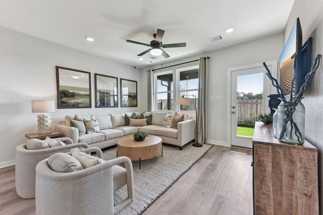 129 Cutleaf CV, San Marcos, TX 78666