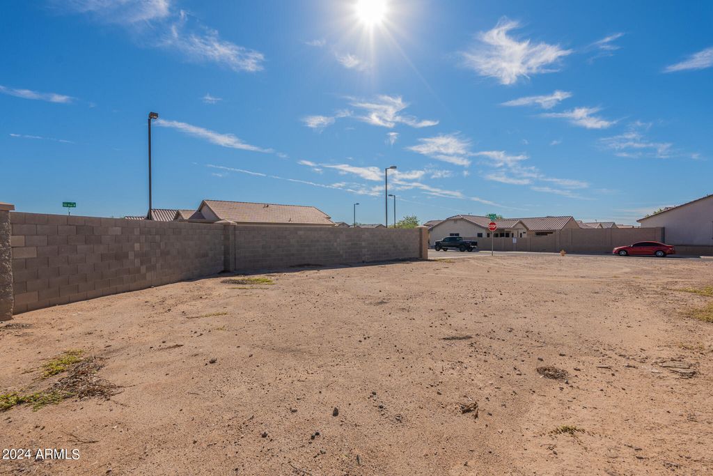 Image 6 of property listing at 1157 N 6TH Street 67, Buckeye, AZ 85326