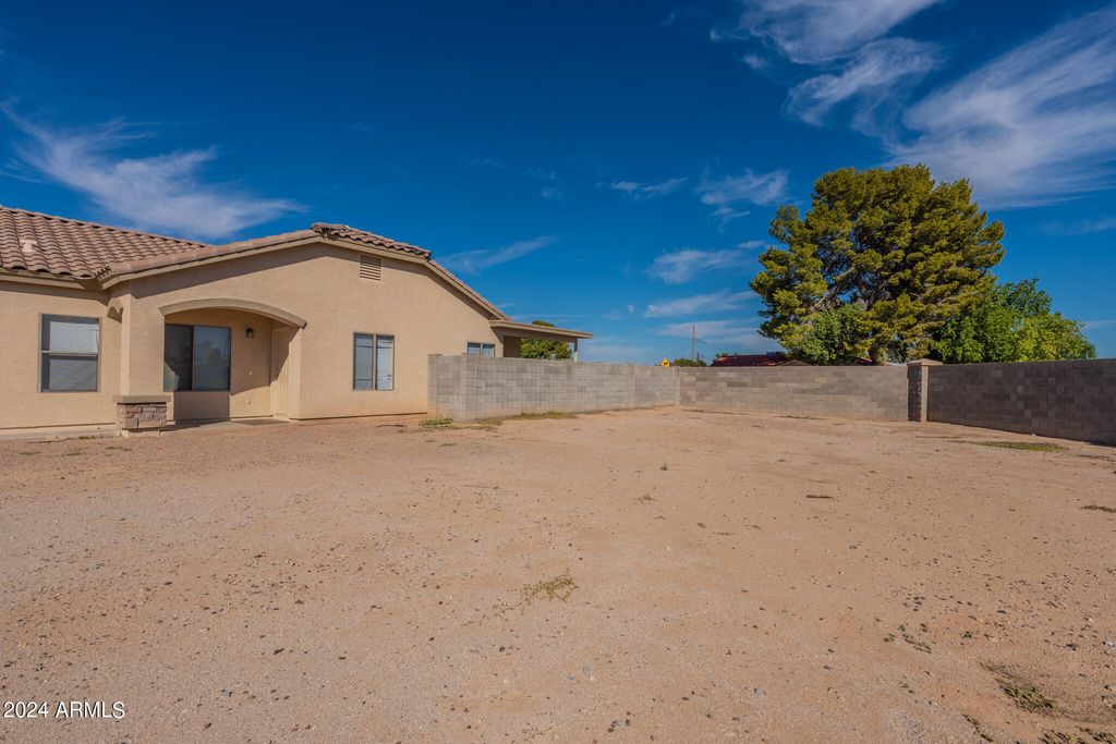 Image 8 of property listing at 1157 N 6TH Street 67, Buckeye, AZ 85326