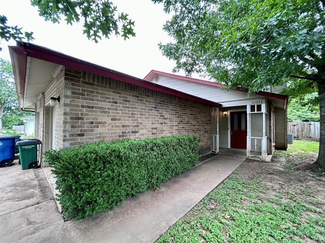 2103 Courtney ST B, Austin, TX 78745