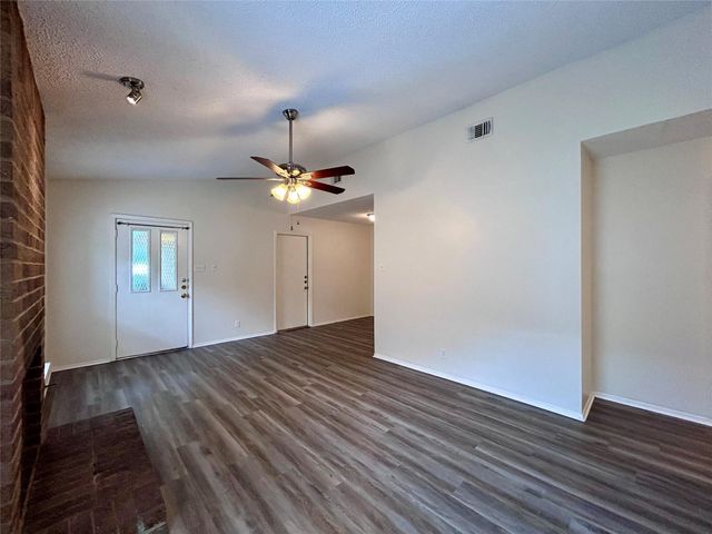 2103 Courtney ST B, Austin, TX 78745