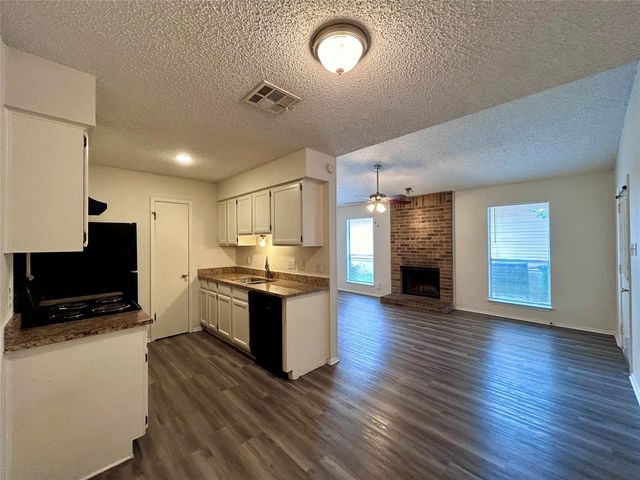 2103 Courtney ST B, Austin, TX 78745
