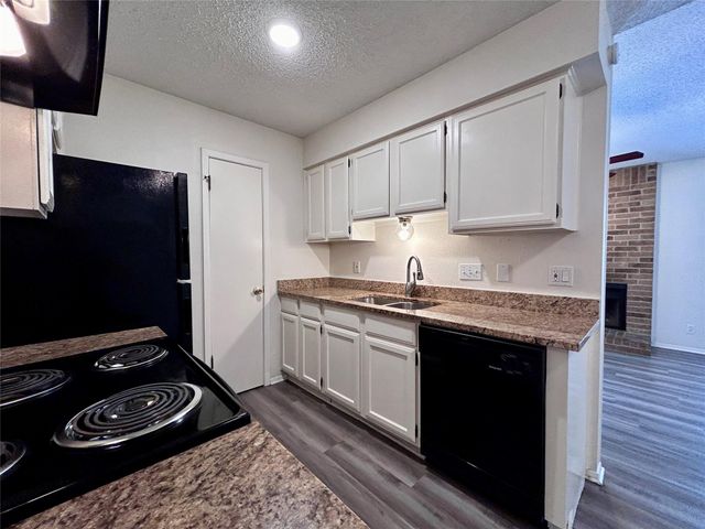 2103 Courtney ST B, Austin, TX 78745