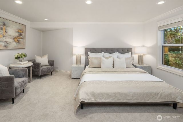 2001 77th Avenue NE, Medina, WA 98039