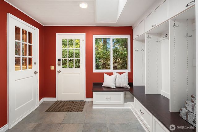 2001 77th Avenue NE, Medina, WA 98039