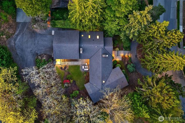 2001 77th Avenue NE, Medina, WA 98039