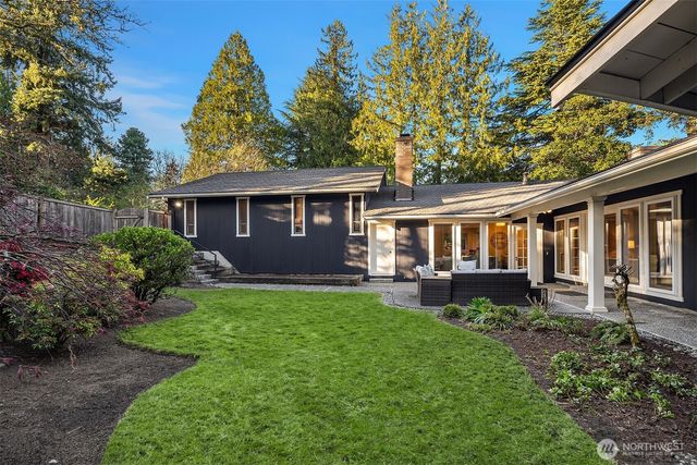 2001 77th Avenue NE, Medina, WA 98039