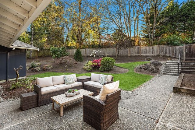 2001 77th Avenue NE, Medina, WA 98039