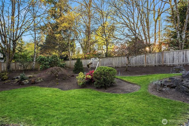 2001 77th Avenue NE, Medina, WA 98039