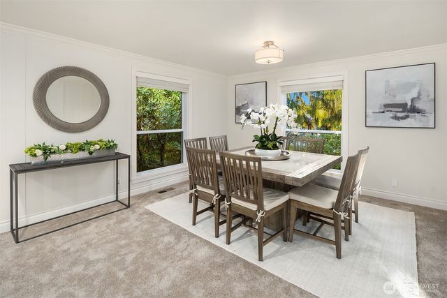 2001 77th Avenue NE, Medina, WA 98039