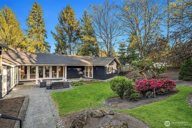 2001 77th Avenue NE, Medina, WA 98039