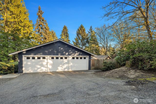 2001 77th Avenue NE, Medina, WA 98039
