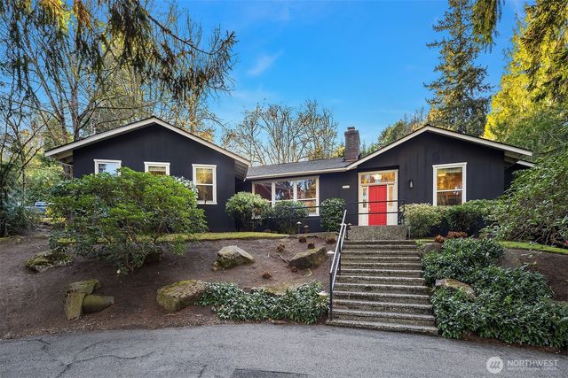 2001 77th Avenue NE, Medina, WA 98039