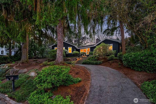 2001 77th Avenue NE, Medina, WA 98039