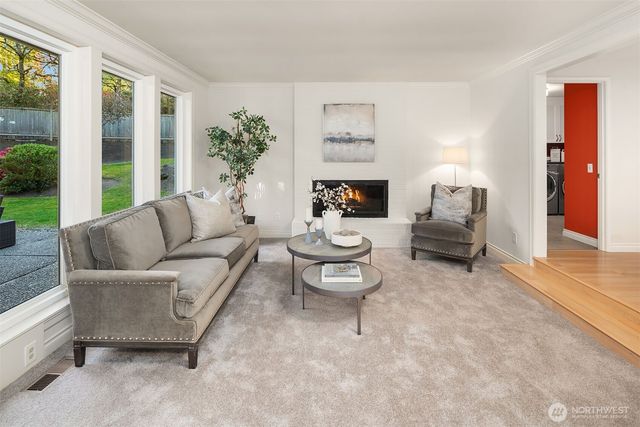 2001 77th Avenue NE, Medina, WA 98039