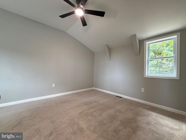 6045 BAYVIEW RD, Saint Leonard, MD 20685