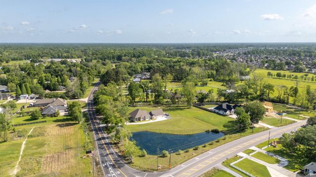 13020 Bluff Rd, Geismar, LA 70734