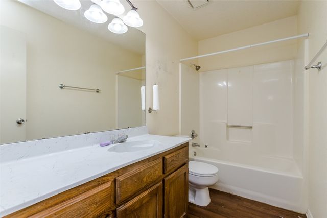 2301 Kingsford Court, Arlington, TX 76017
