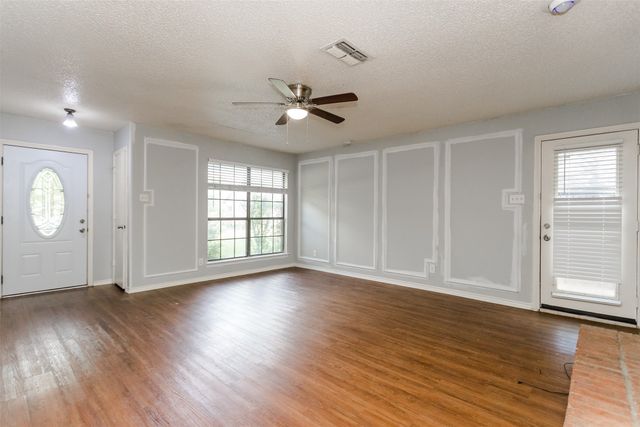 2301 Kingsford Court, Arlington, TX 76017