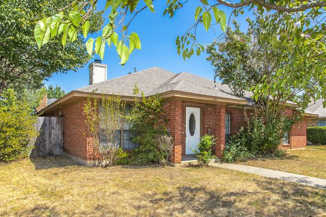 2301 Kingsford Court, Arlington, TX 76017