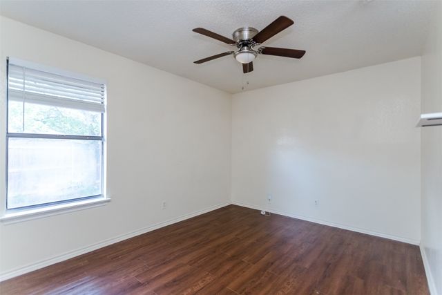 2301 Kingsford Court, Arlington, TX 76017