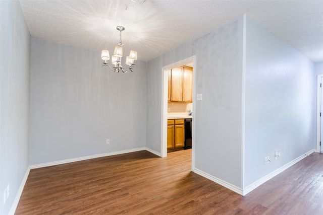 2301 Kingsford Court, Arlington, TX 76017