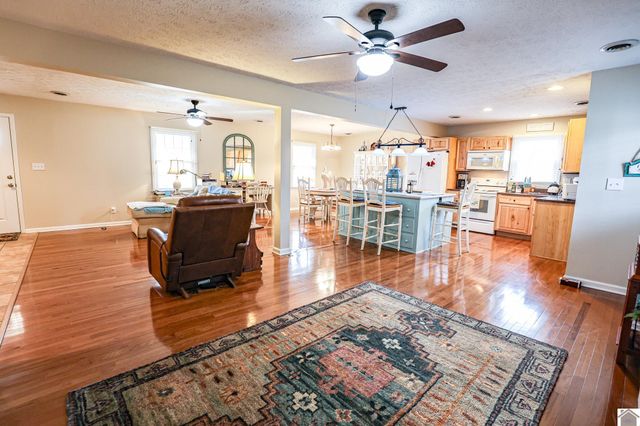 145 Willowick Trail, Paducah, KY 42003