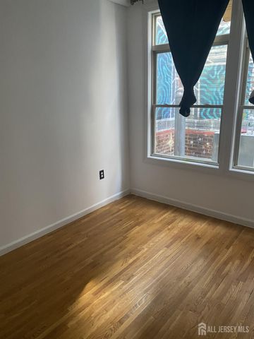 378 George Street 201, New Brunswick, NJ 08901