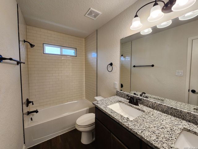 338 UNTERMAIER ST, New Braunfels, TX 78130