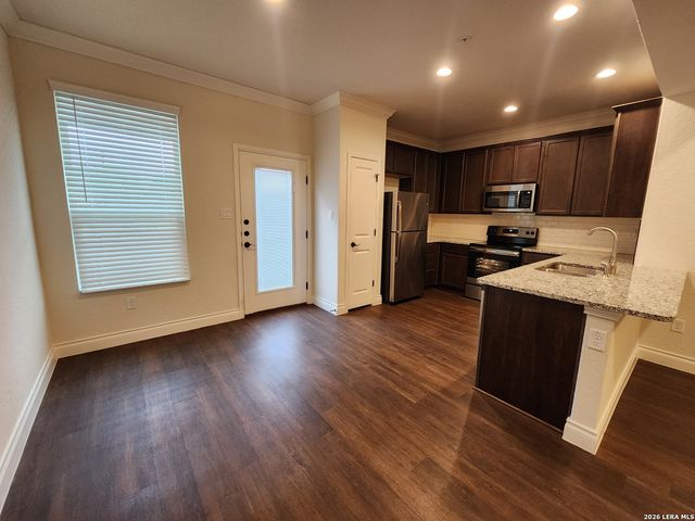 338 UNTERMAIER ST, New Braunfels, TX 78130
